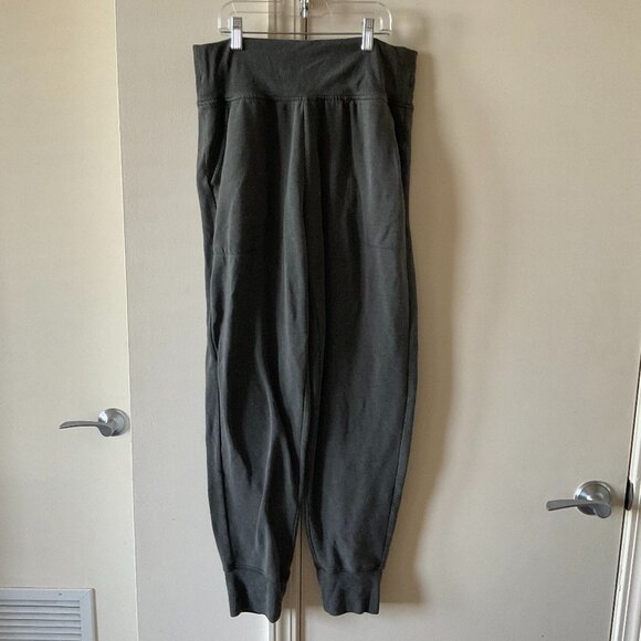 Athleta Coaster Luxe High-Rise Jogger – Elm Green – Medium Tall - Picture 7 of 14